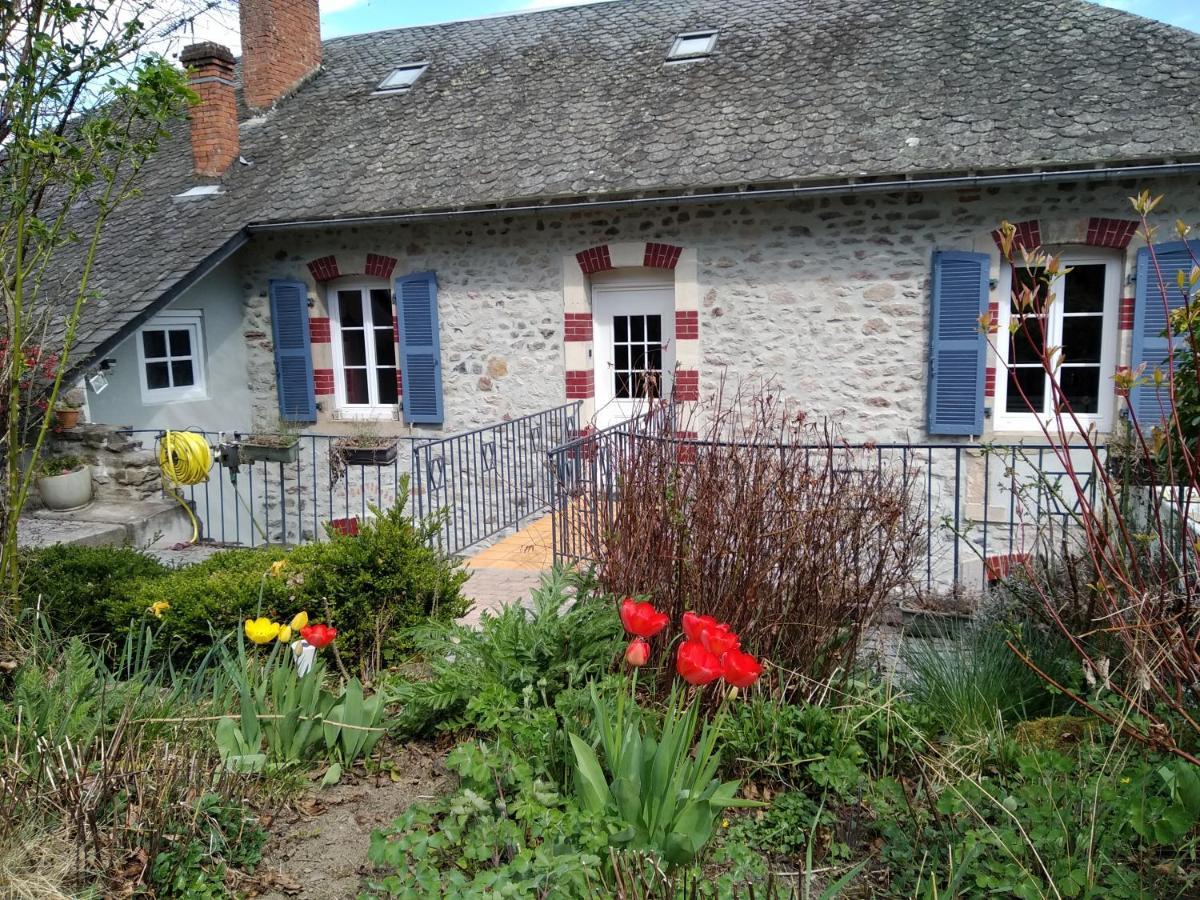 Bed and Breakfast Le Relais Des Capucines Largnac Zewnętrze zdjęcie